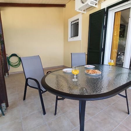 Irida Apartment Apolpaina Exterior photo