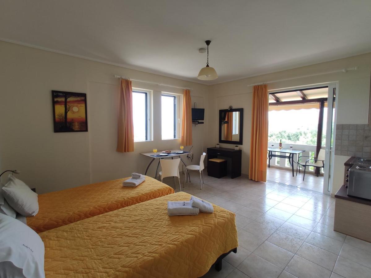 Irida Apartment Apolpaina Exterior photo