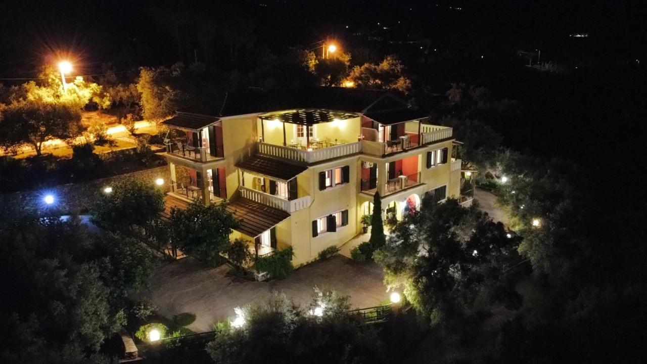 Irida Apartment Apolpaina Exterior photo