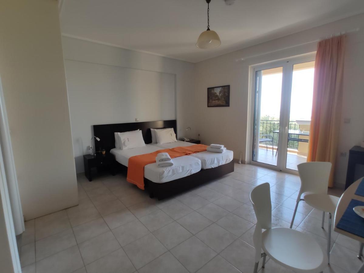 Irida Apartment Apolpaina Exterior photo