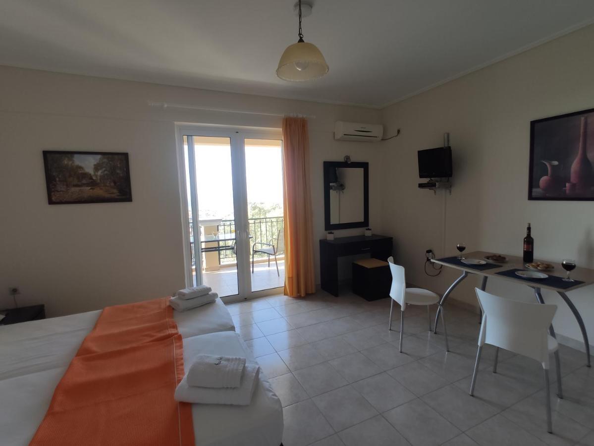 Irida Apartment Apolpaina Exterior photo