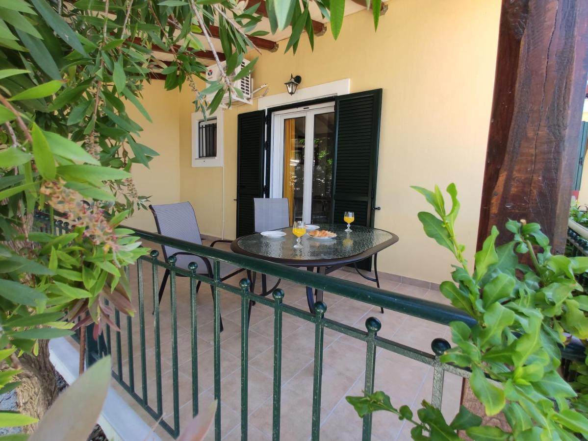 Irida Apartment Apolpaina Exterior photo