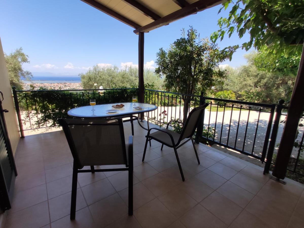 Irida Apartment Apolpaina Exterior photo