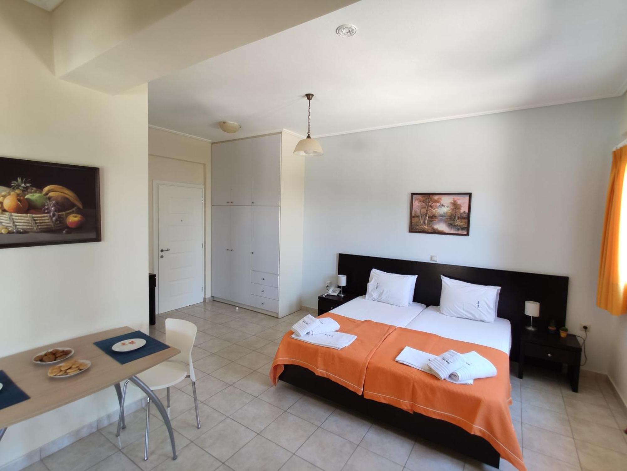 Irida Apartment Apolpaina Exterior photo